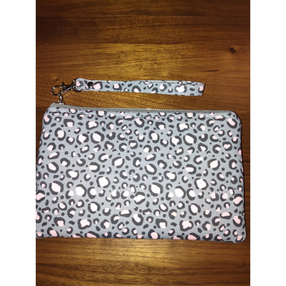 Lily Patch Boutique Gray Pink Leopard Print Wristlet Clutch Double Zip Bag - Picture 3 of 4